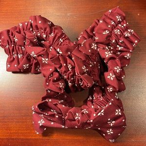 Longaberger Garter in “Traditions” pattern Red  NIP #261825